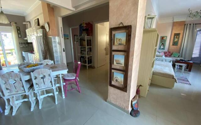 Marys Art And Cultural House 100meters From the Beach