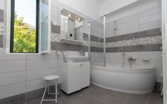 Nice Home in Trpanj With Wifi and 3 Bedrooms