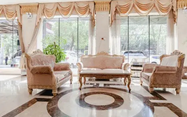 Universal House Haiyi Hotel