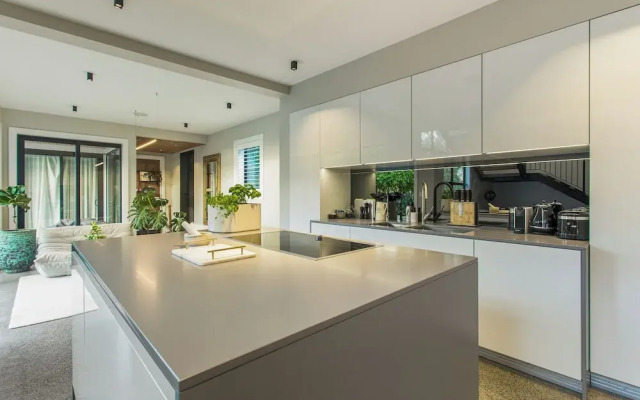Timeless Executive Family Home - Spa