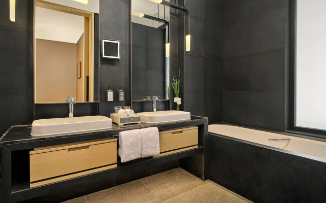 Secan Hotel Qingdao, Curio Collection By Hilton