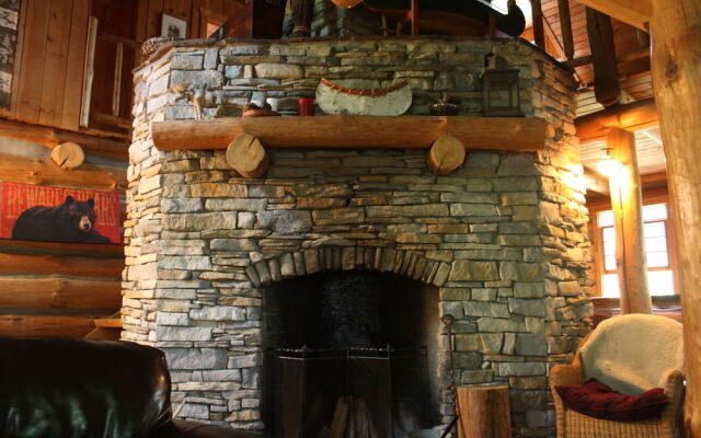 Algonquin Log Cabin