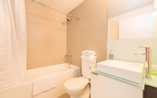 Grand Royal Condos - CN Tower