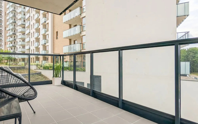 Starowiejska With Parking by Renters