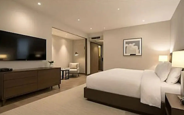 Hotel The Kelvish Delhi Airport