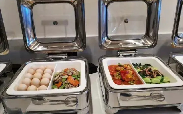 Jiaxing Haiyan Xiaoyu Business Hotel