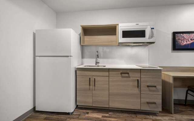 Woodspring Suites Dearborn - Detroit