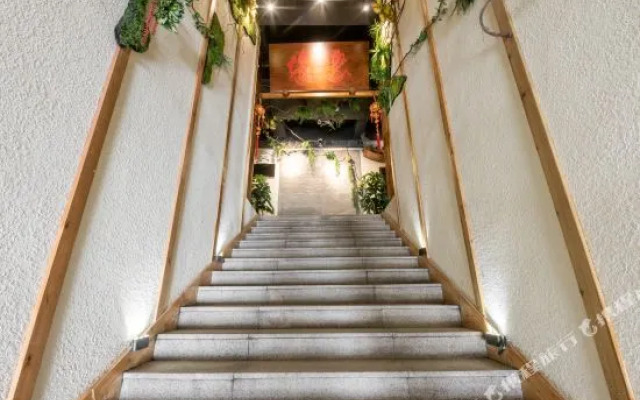 Yicheng Hotel (Langzhong Ancient City Zhuangyuan Branch)