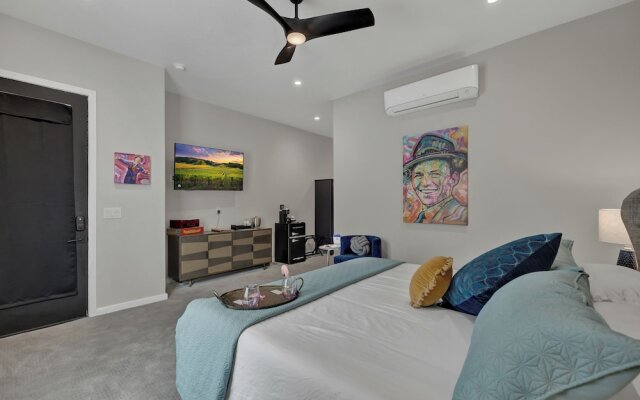 The Bentley Hotel - Sinatra Room - Hill Country View