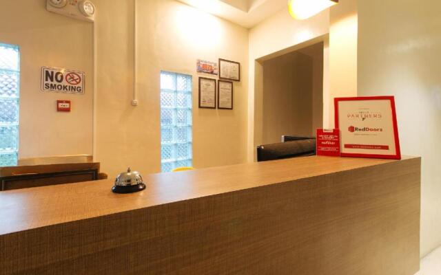 RedDoorz @ Golite Old Albay