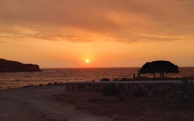 Sunset Studios & Rooms