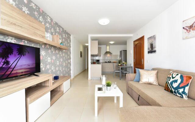 Modern and New Apartment in Arinaga Playa 2A