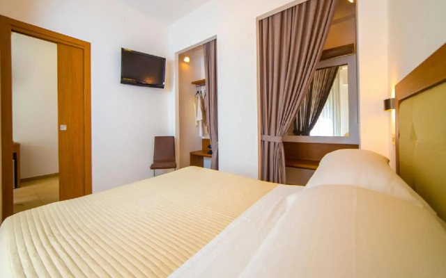 Mediterraneo Hotel & Suites