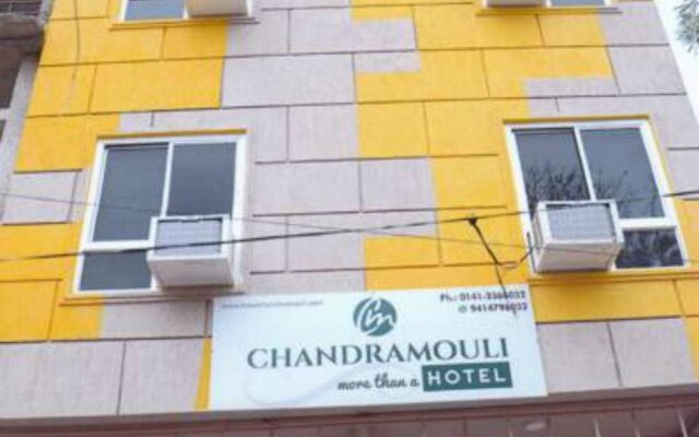 OYO 10228 Hotel Chandramouli