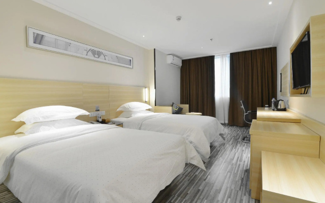 Queen Design Hotel (Qiandeng Lake Resort Guicheng Subway Station Branch)