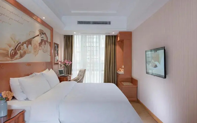 Vienna Hotel(Zhangzhou Jiaomei WanYi square store)