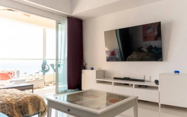 Spacious Apto With Spectacular Views Of The Beach