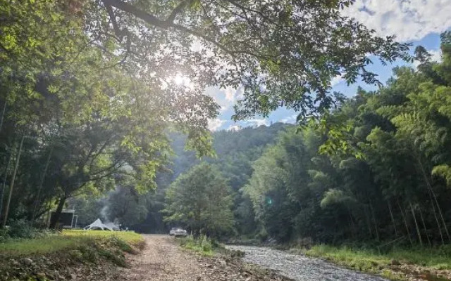 Moon Lake Firefly Camping Base (Moon Bay Scenic Area)