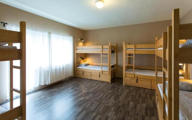 Falling Lakes Hostel