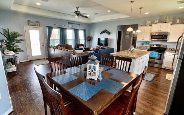 After Dune Delight 3 Bedroom Home by Redawning