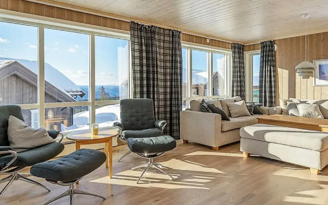 13 Person Holiday Home in Øyer