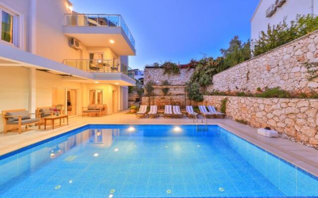 VILLA MYSTIC 5br/6bth Prvt Pool-Garden & Sea Views