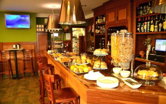 Hotel La Colina