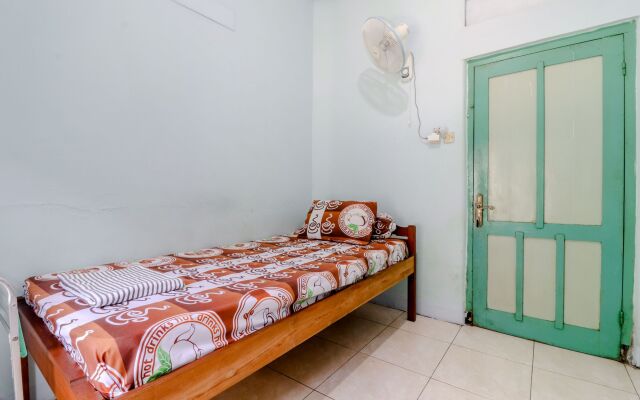 Bahagia Sederhana Home Stay - Hostel by ZUZU