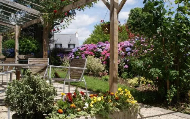 Brit Hotel La Croix Blanche