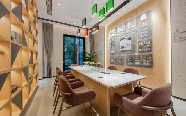 SKYBIRD Hotel (Shanghai International Resort - Chuansha Metro Station Store)