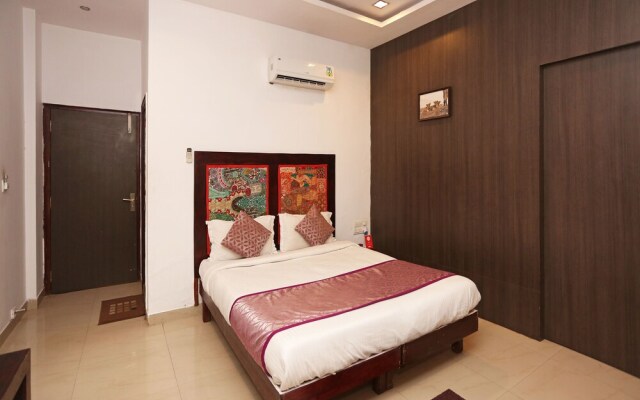 Hotel Vishalas The Raj Kesar Regency