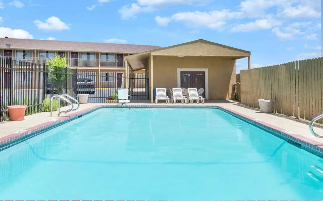 Super 8 Motel - Temple