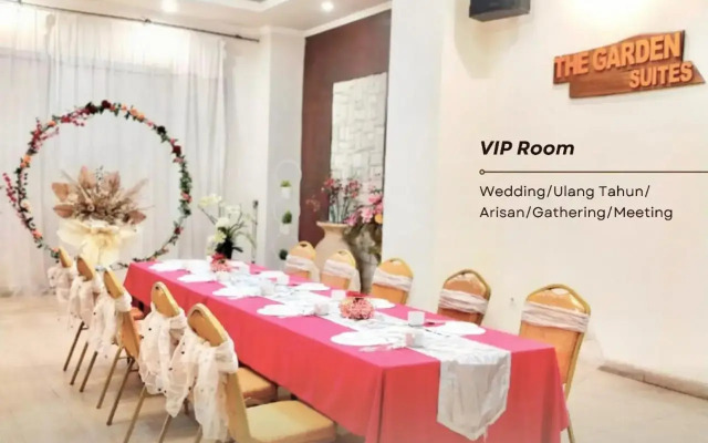 RedDoorz Premium @ The Garden Suites Solo