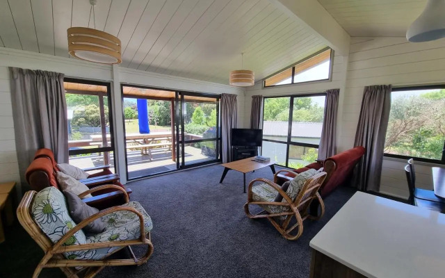 Relax at Pauanui - Pauanui Holiday Home