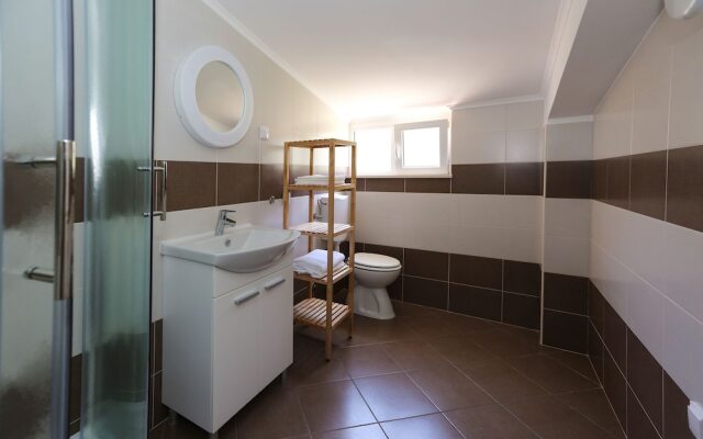 Hedera Estate, Hedera A32