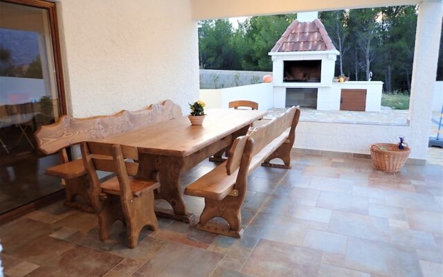 Villa More With Pool and Garden