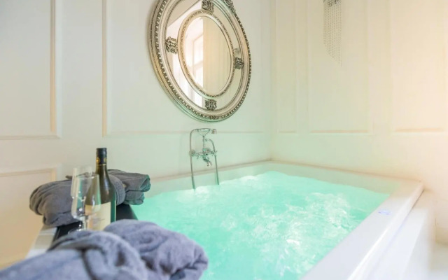 Sinagoga JACUZZI SUITE