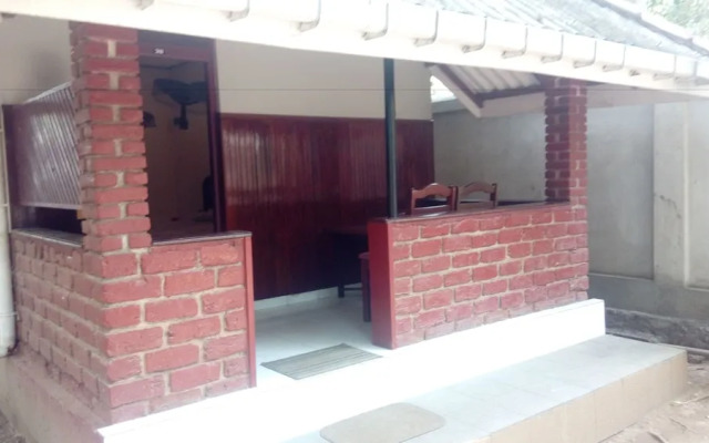 Sarathchandra Tourist Guest House