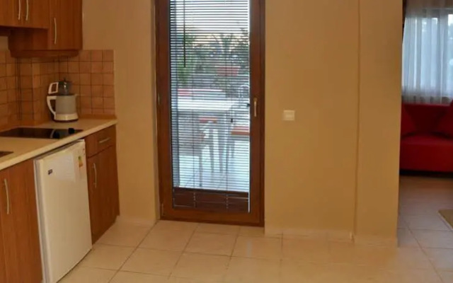 Liona Residence