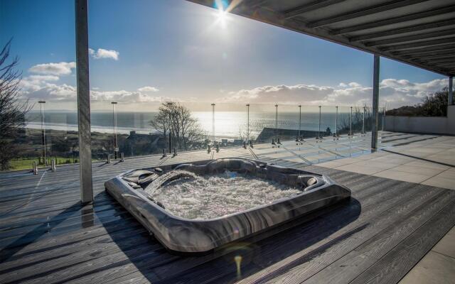 Sunrise - 5 Bedroom Luxurious Holiday Home - Pendine