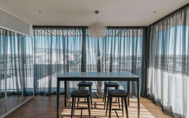 Earth Boutique Apartments Next to Stavros Niarchos