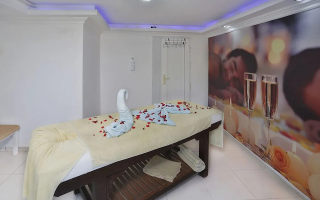 Ces Club Hotel
