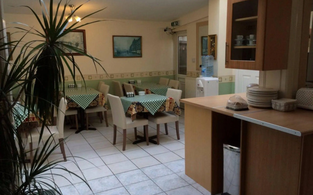 Ayah Villa Guest House
