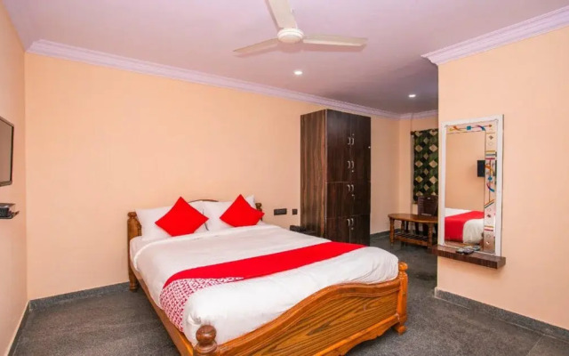 OYO 19038 Mathrushree Comforts