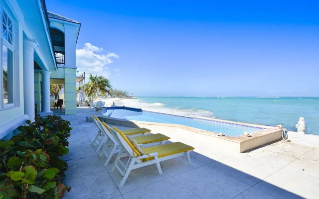 La Mouette Cable Beach Bahamian Villa