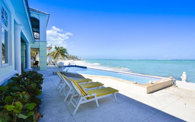 La Mouette Cable Beach Bahamian Villa