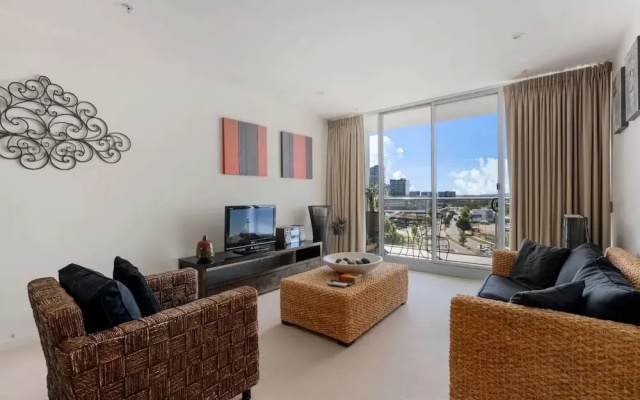 Comfortable 1-bed Apartment With Balcony