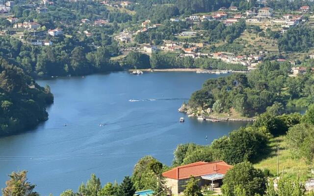 AQUADOURO Yacht RADAMES - Sleep Boat Experience