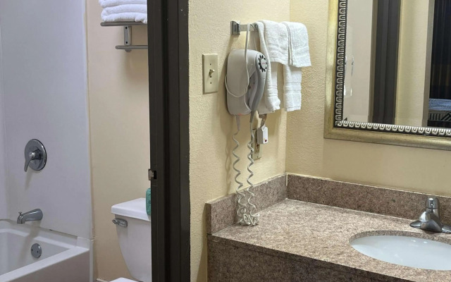 Motel 6 Forsyth, GA – Tift College