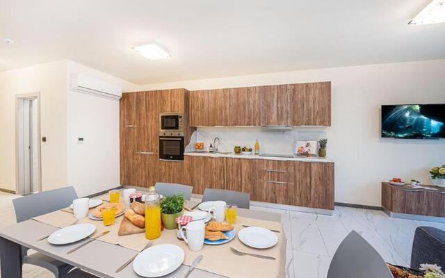 Atlantis Holiday Suites